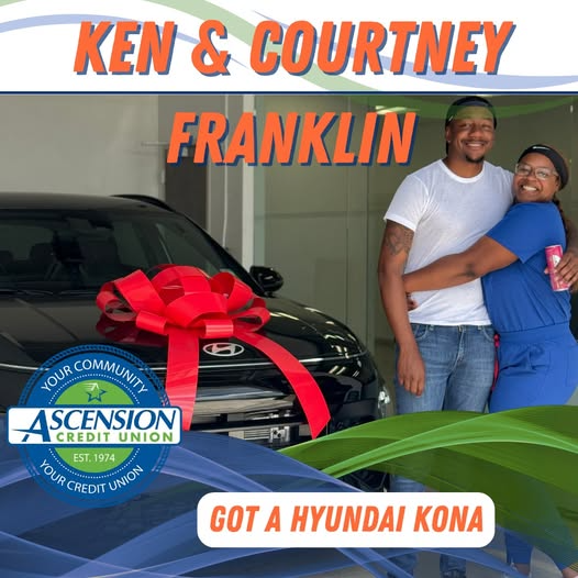 Ken and Courtney Franklin with a Hyundai Kona
